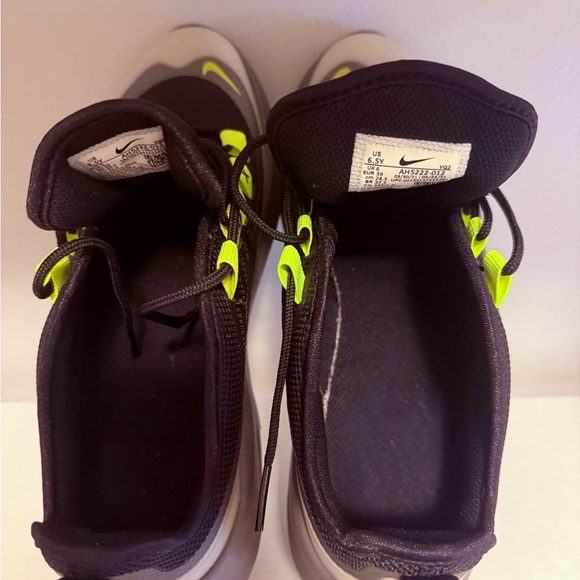 Nike Air Max Axis GS sneakers in a black, grey, and volt colorway - Picture 6 of 6